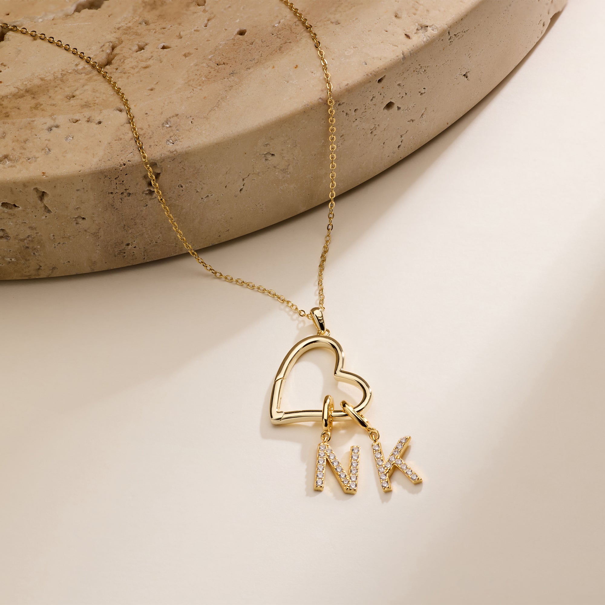 Initial Letter Necklace 18K Gold - Op maat gemaakte open hart ketting