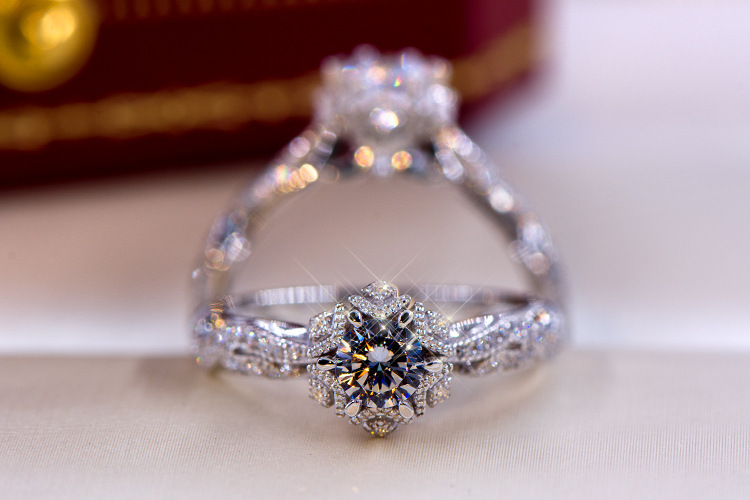 Holle Bloemenster S925 Sterlin - Moissanite Engagement Ring 1 Carat recensie en prijs