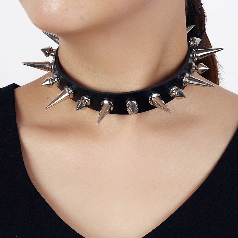 Punk Lange Spike Choker Faux L - Goth Punk Spike Choker recensie en prijs
