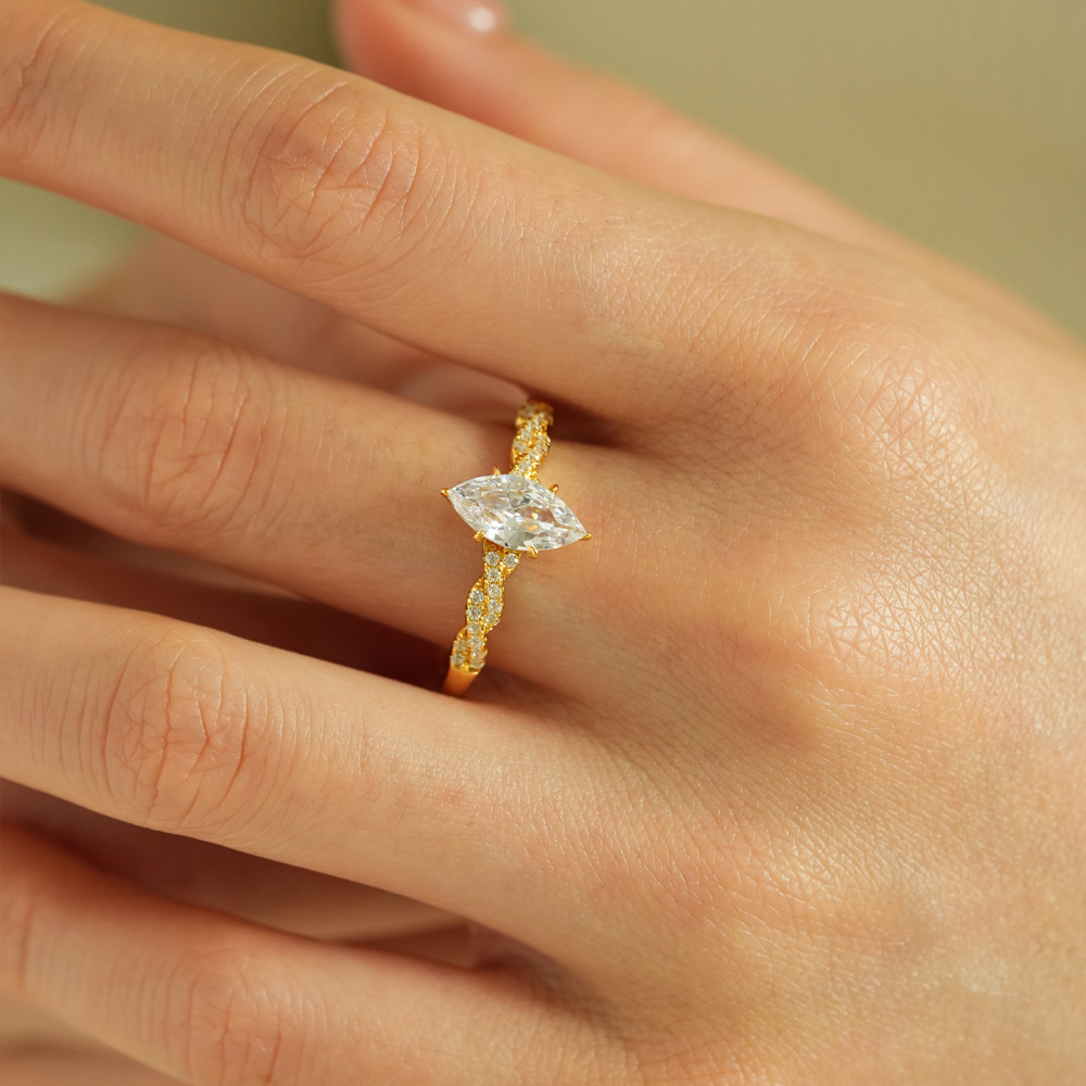 Lumira 100% 18K gouden marquis - Moissanite Engagement Ring 1 Carat recensie en prijs